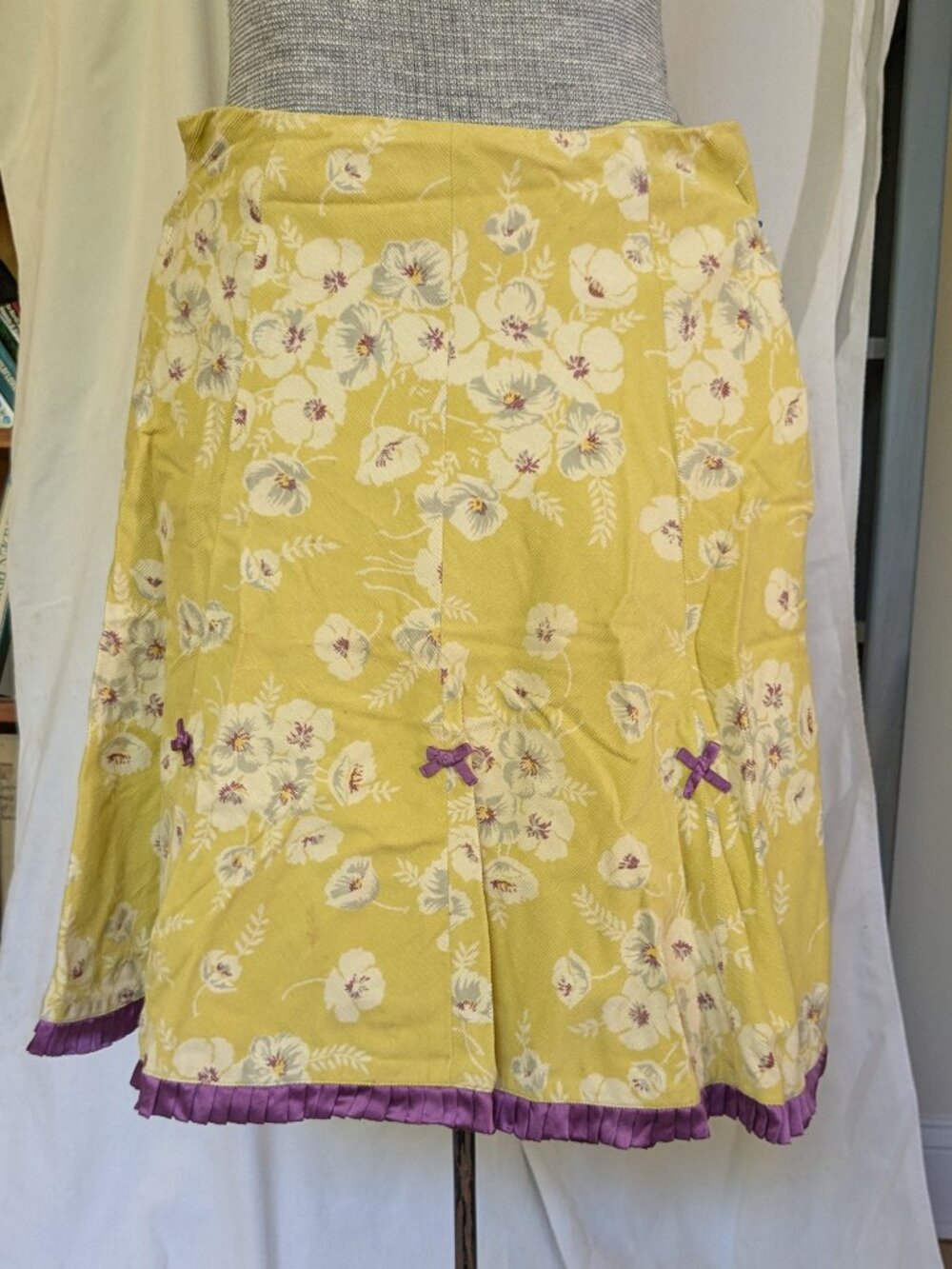 Elevenses Yellow Corduroy Floral Skirt size 4